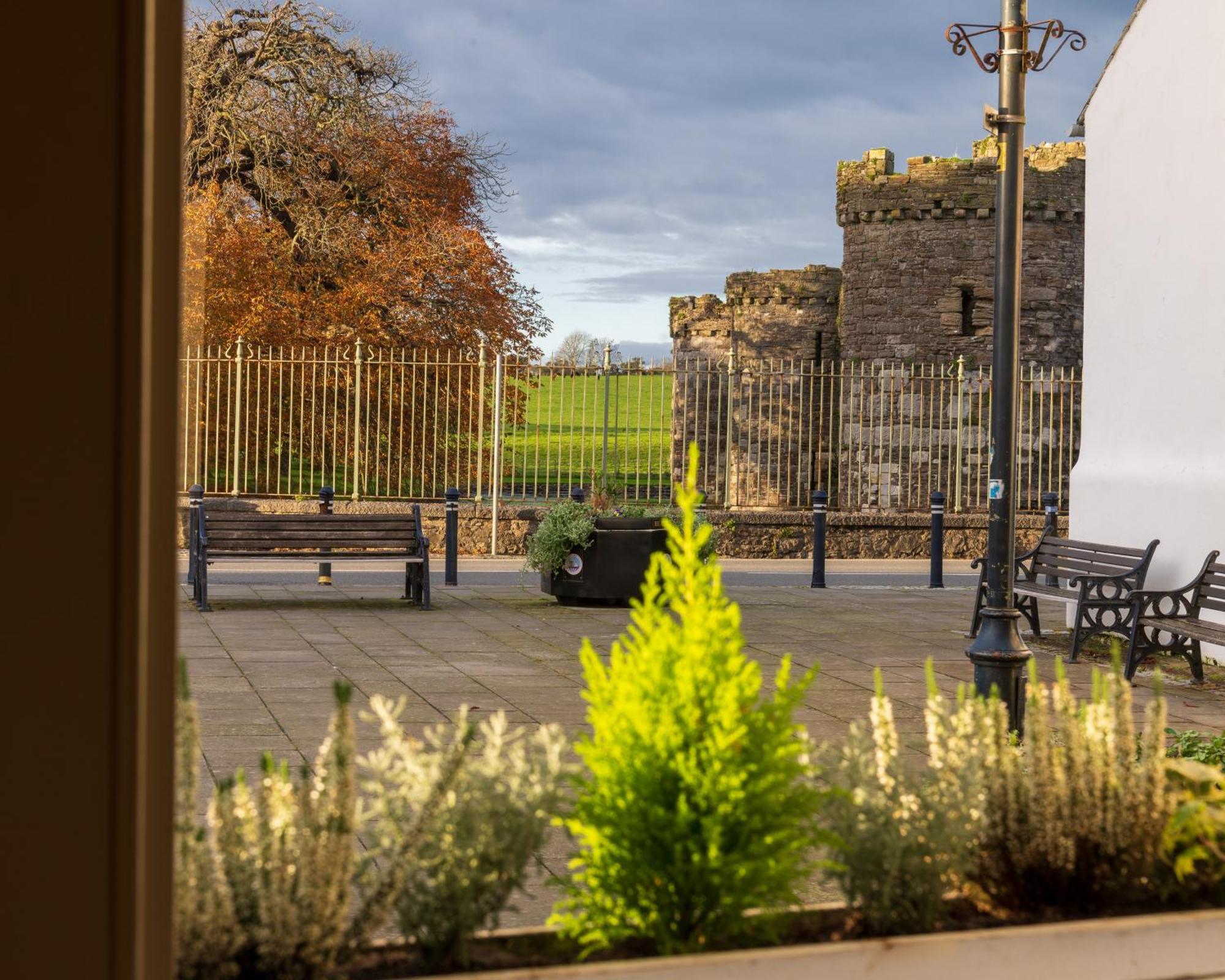 Castle Court Hotel Beaumaris Exterior photo