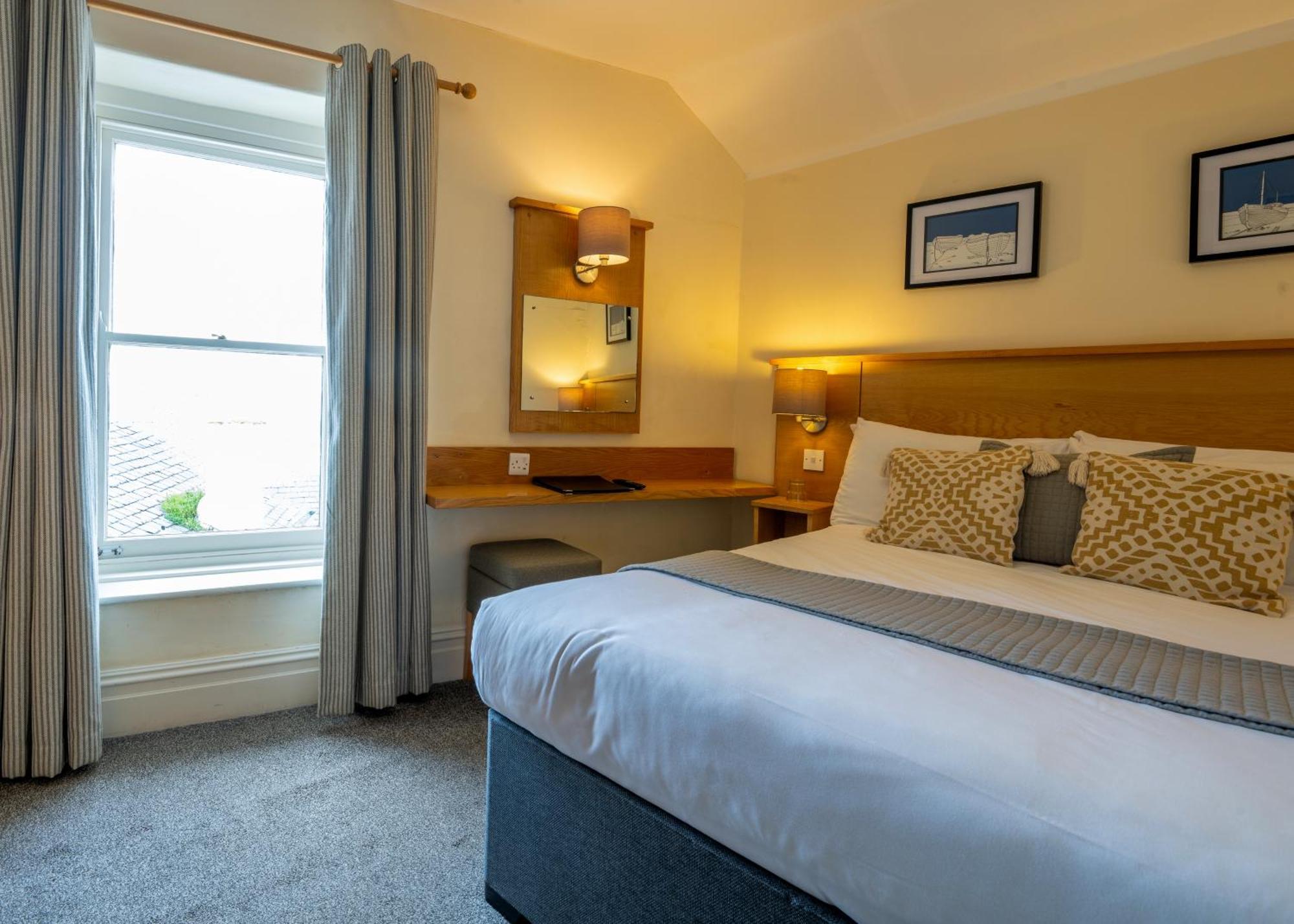 Castle Court Hotel Beaumaris Exterior photo
