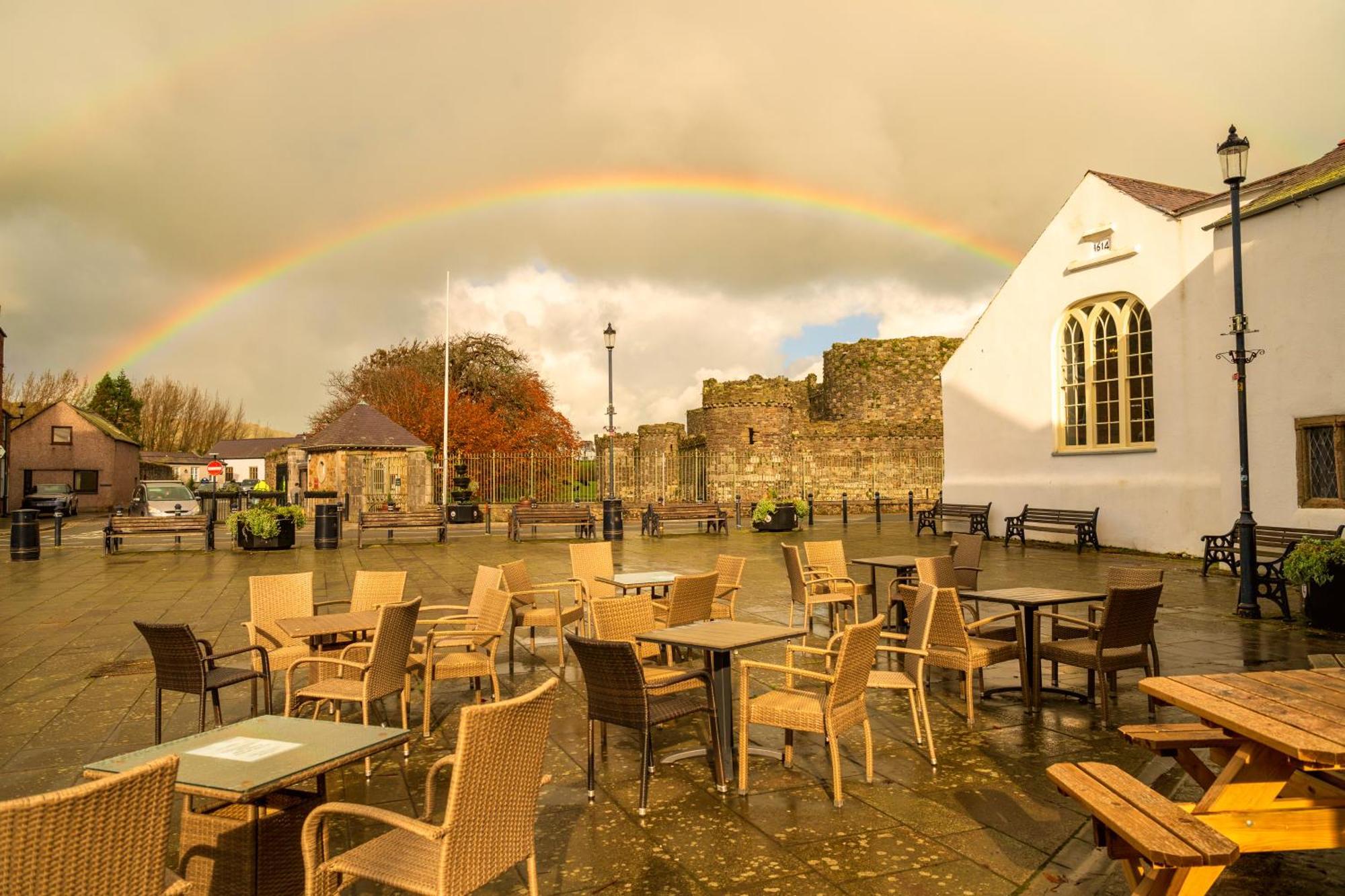 Castle Court Hotel Beaumaris Exterior photo